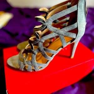 Kelly & Kate Grey Sandals, Suede, Size 9